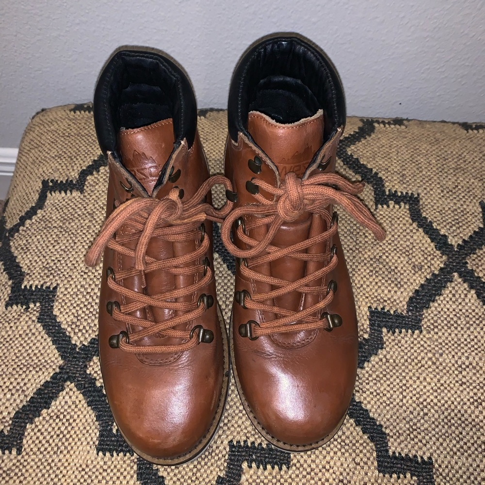 WeSC Cognac Leather Lamonte Boots by Wesc. Men’s US size 7. Excellent condition.